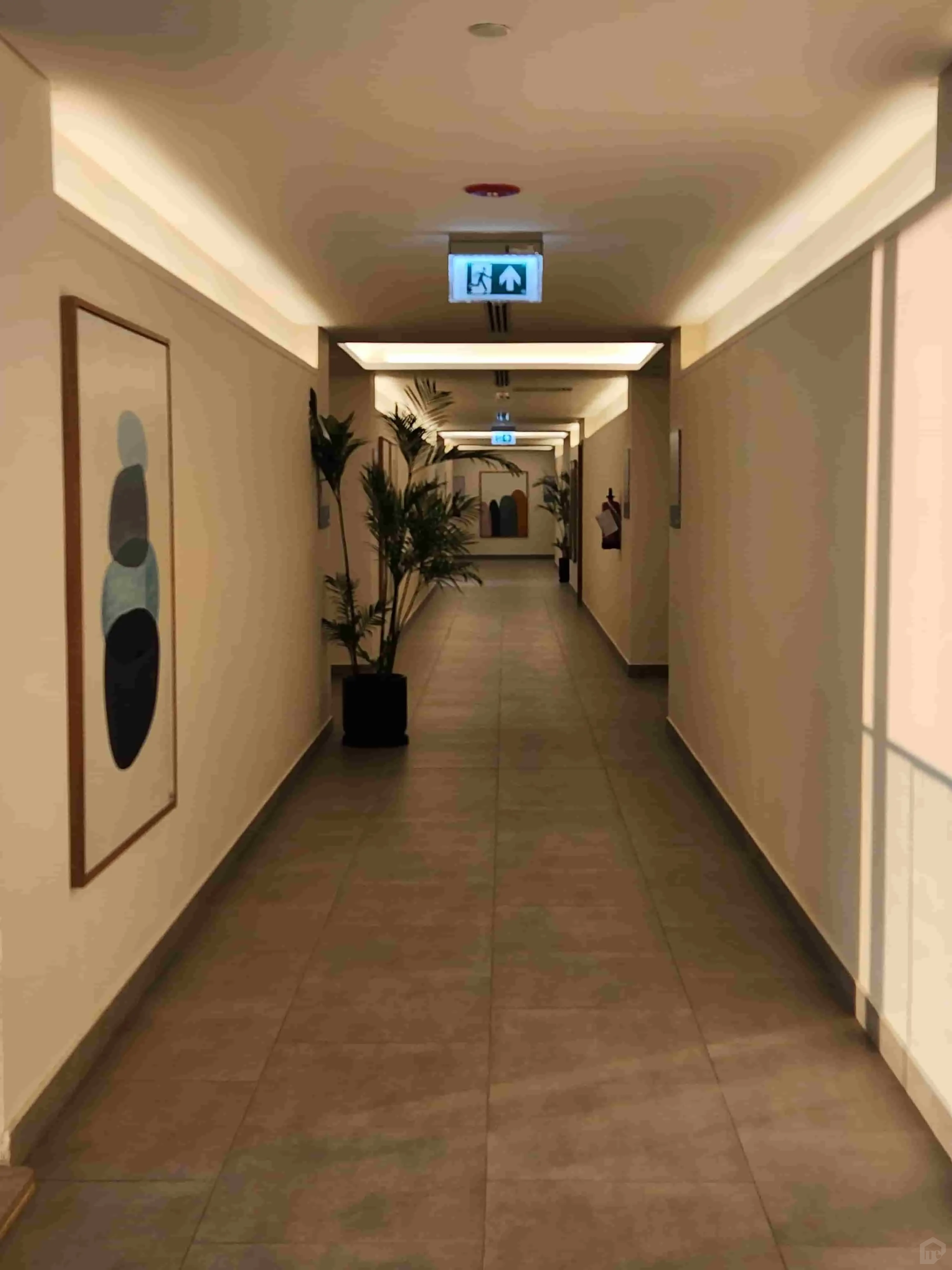 عيادة واسعة للإيجار في المركز الطبي ببيفرلي هيلز | منطقة حيوية