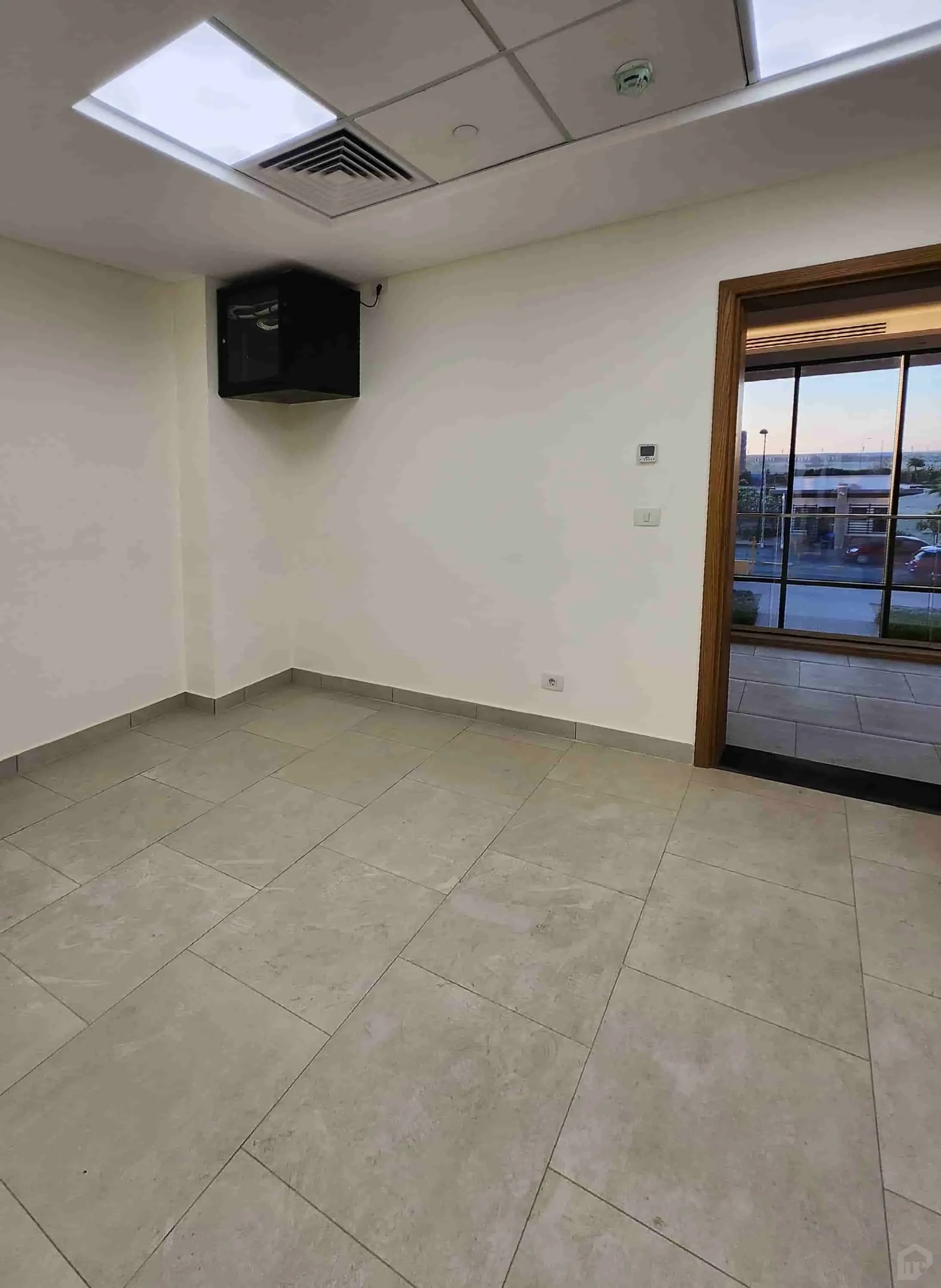 Clinic Space Available in Beverly Hills Medical Building | Customize to Your Needs