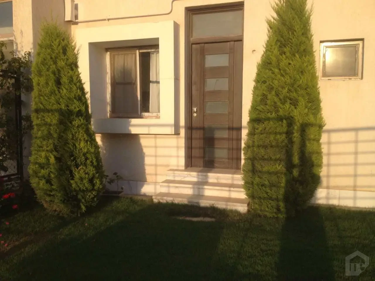 spacious-townhouse-for-sale-in-allegria-signature-arquitectonica-design-L9148