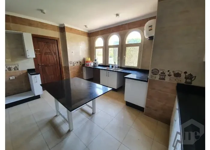 ستاند الون للأيجار في التجمع الخامس