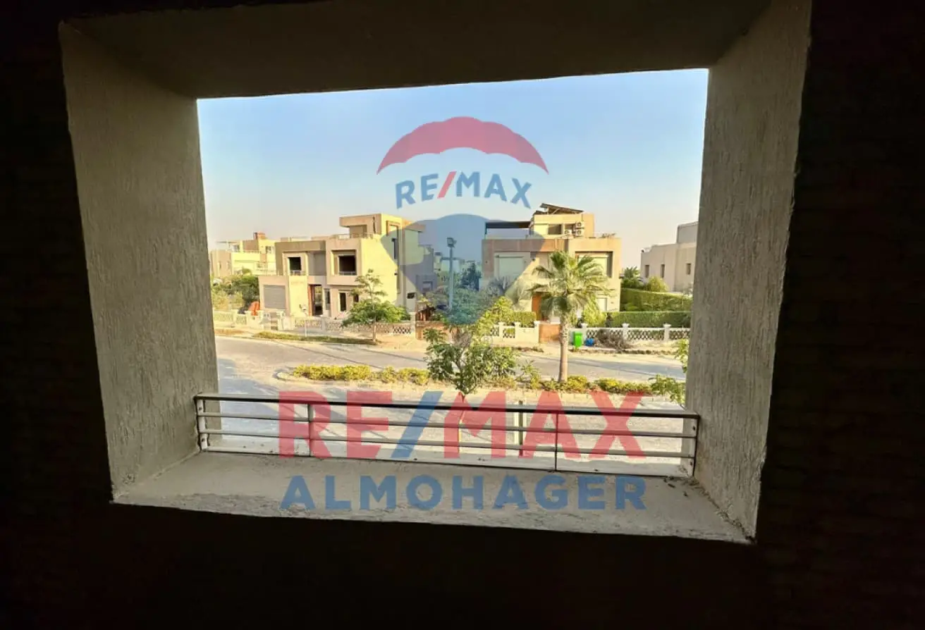 For Sale: Luxury Twin House in Golf Extension – Top Level with Scenic View