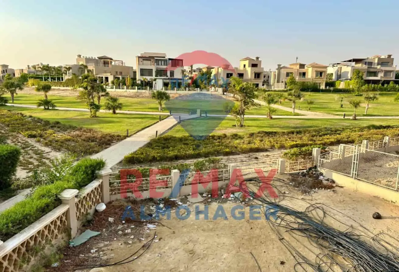 Elevated Twin House for Sale – Unique Design & Irreplaceable Location – Golf Extension