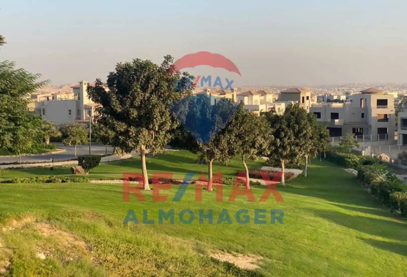 توين هاوس رائع للبيع في جولف إكستنشن – موقع مميز ومرتفع