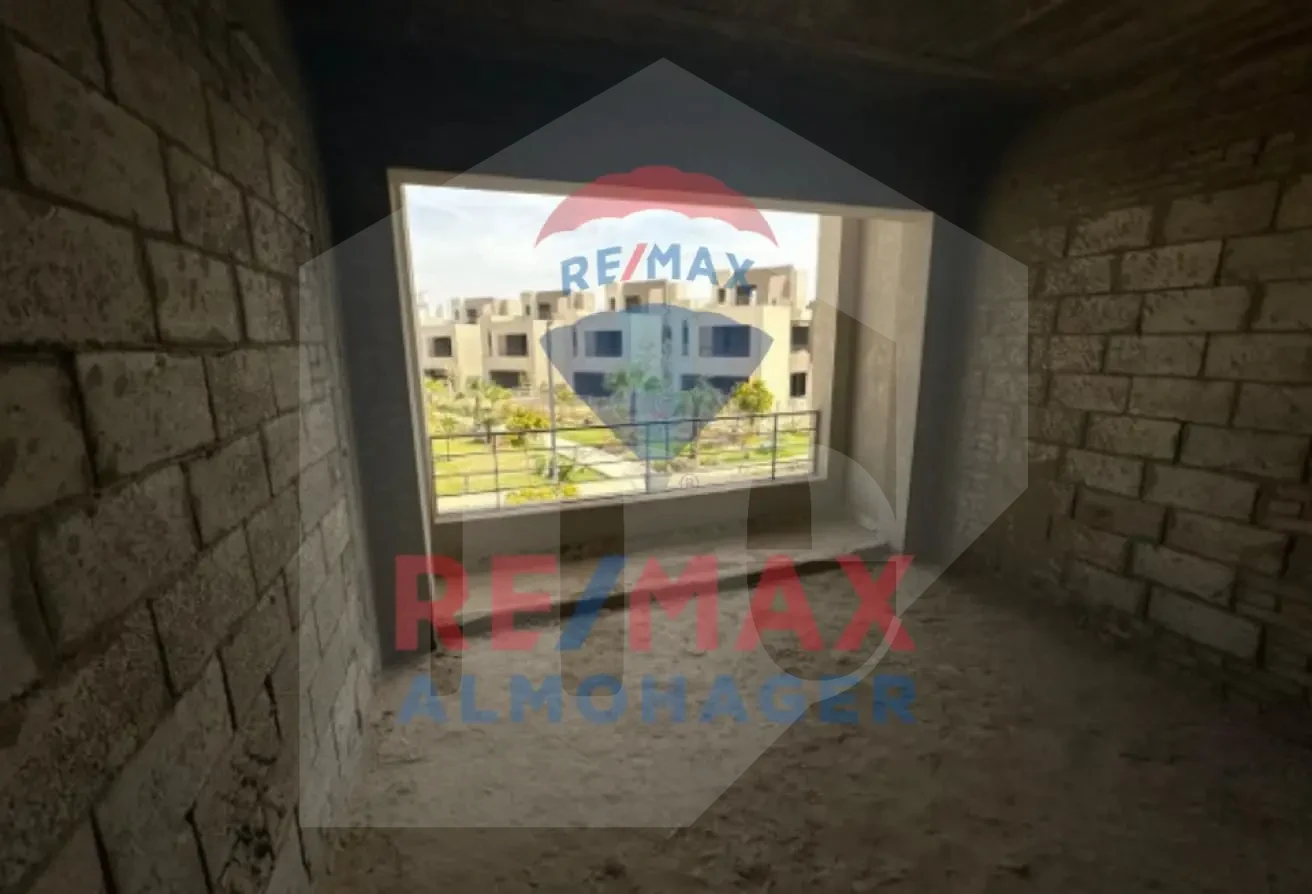 فيلا مميزة في ذا كراون - بالم هيلز 6 أكتوبر للبيع