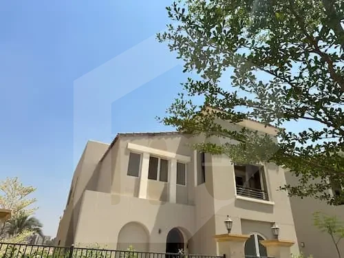 فيلا مستقلة للإيجار في أب تاون كايرو