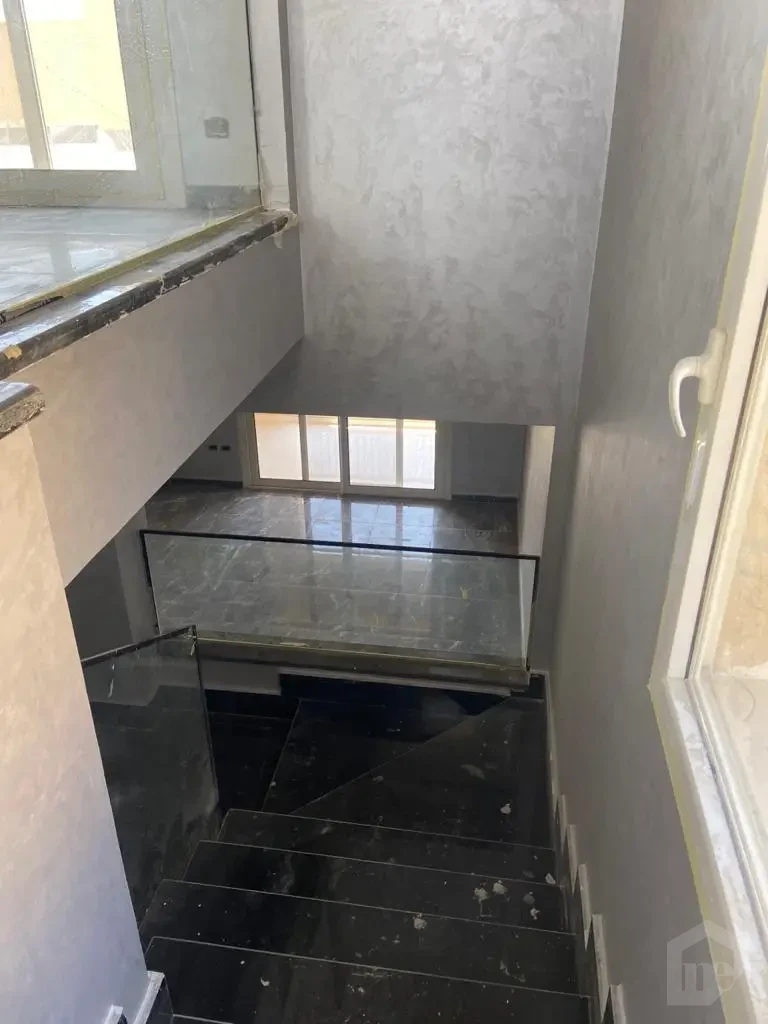 فيلا للايجار في التجمع ميفيدا