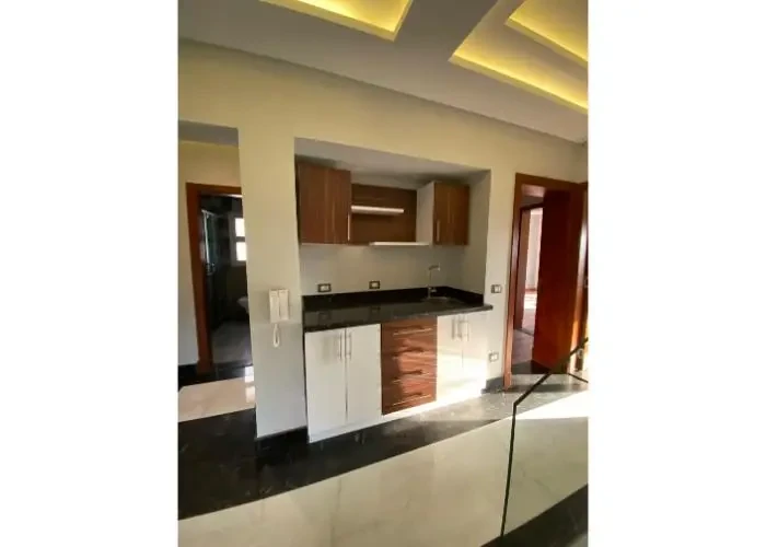 للأيجار ستاند الون