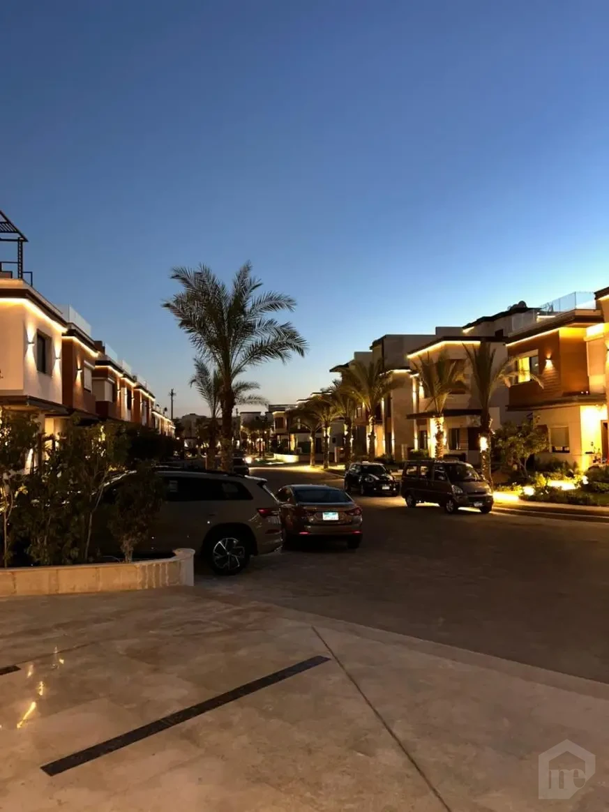 ستاند الون فيلا للبيع في ازار