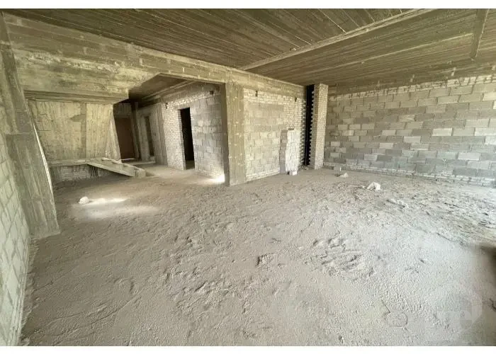 للبيع في فيفث سكوير فيلا نصف تشطيب