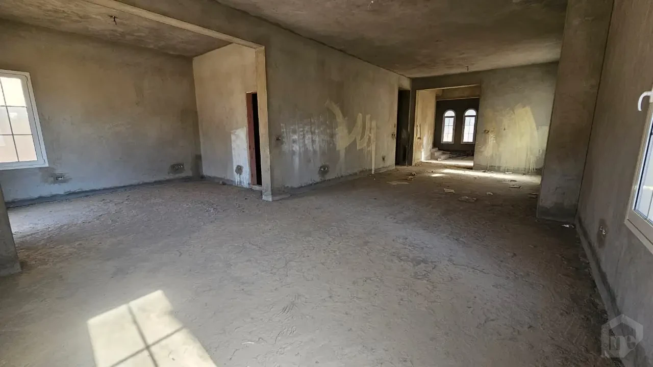 فيلا مستقلة للبيع في هايد بارك – الجاروبو