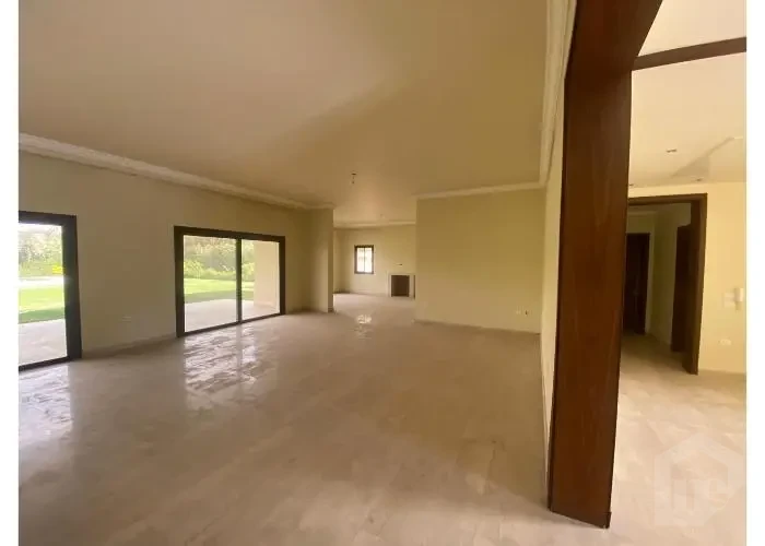 villa for sale