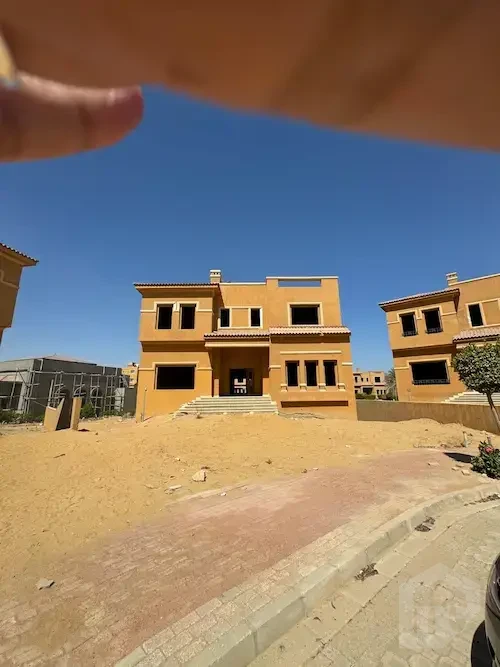 فيلا مستقلة في قطامية جاردنز