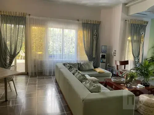فيلا مستقلة للبيع في رويال لاجون – القاهرة الجديدة