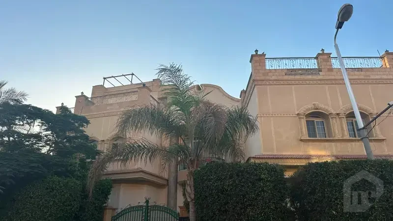 فيلا سوبر لوكس للبيع بجوار فندق جيه دبليو ماريوت