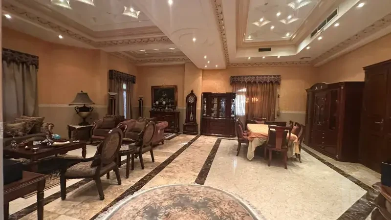 فيلا فاخرة للبيع في قلب التجمع الأول