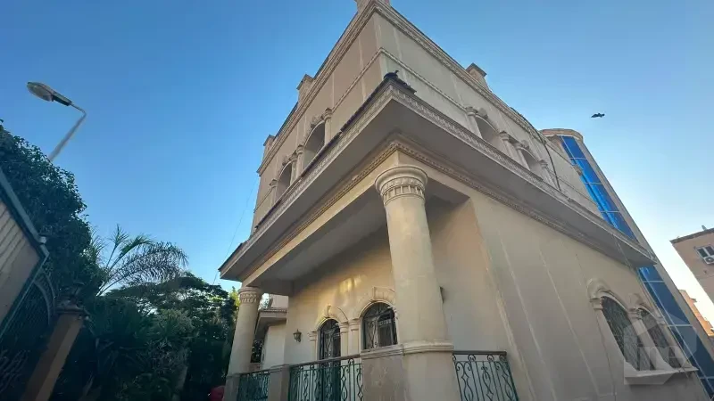 فيلا سوبر لوكس للبيع بجوار فندق جيه دبليو ماريوت