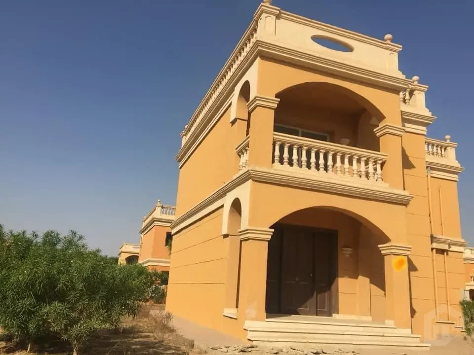 فيلا مستقلة للبيع في كمبوند ستيلا مصر الجديدة