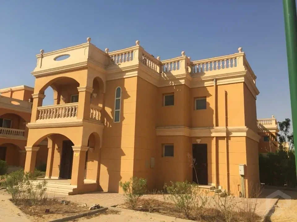 فيلا للبيع أو البدل في ستيلا مصر الجديدة