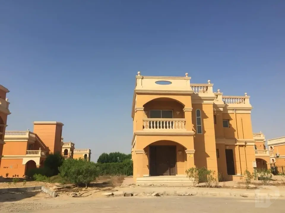 فيلا للبيع أو البدل في ستيلا مصر الجديدة