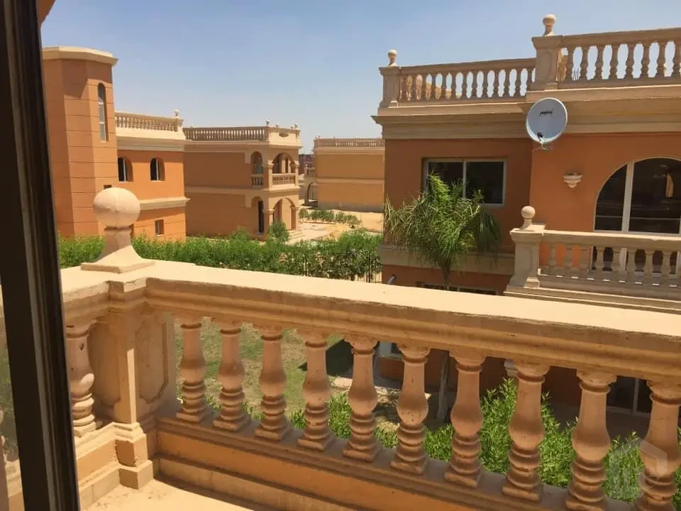فيلا للبيع أو البدل في ستيلا مصر الجديدة