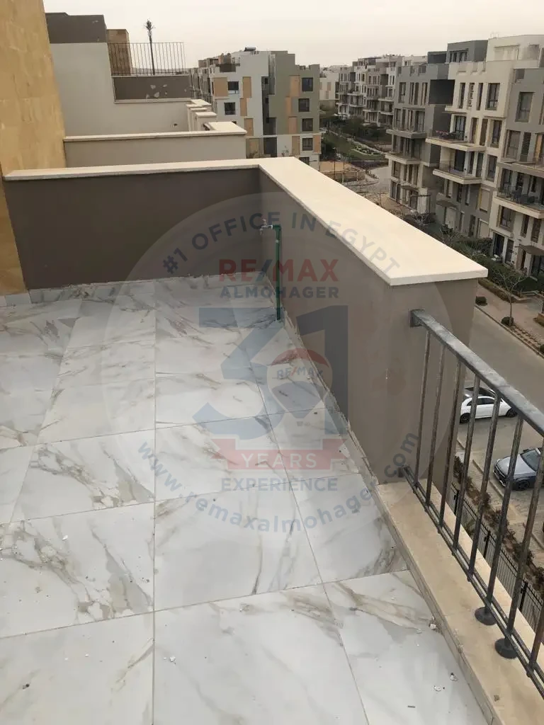 Studio With Roof For rent in New Cairo