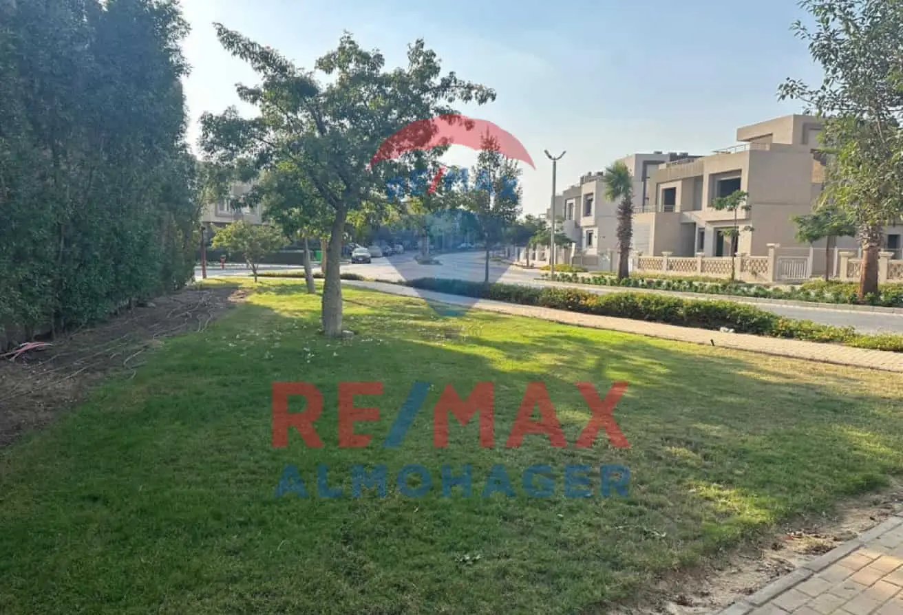 تاون هاوس مميز للبيع في جولف إكستنشن – بالم هيلز، 6 أكتوبر 🌿 إطلالة مفتوحة على مناظر طبيعية خلابة – بسعر أقل من السوق!