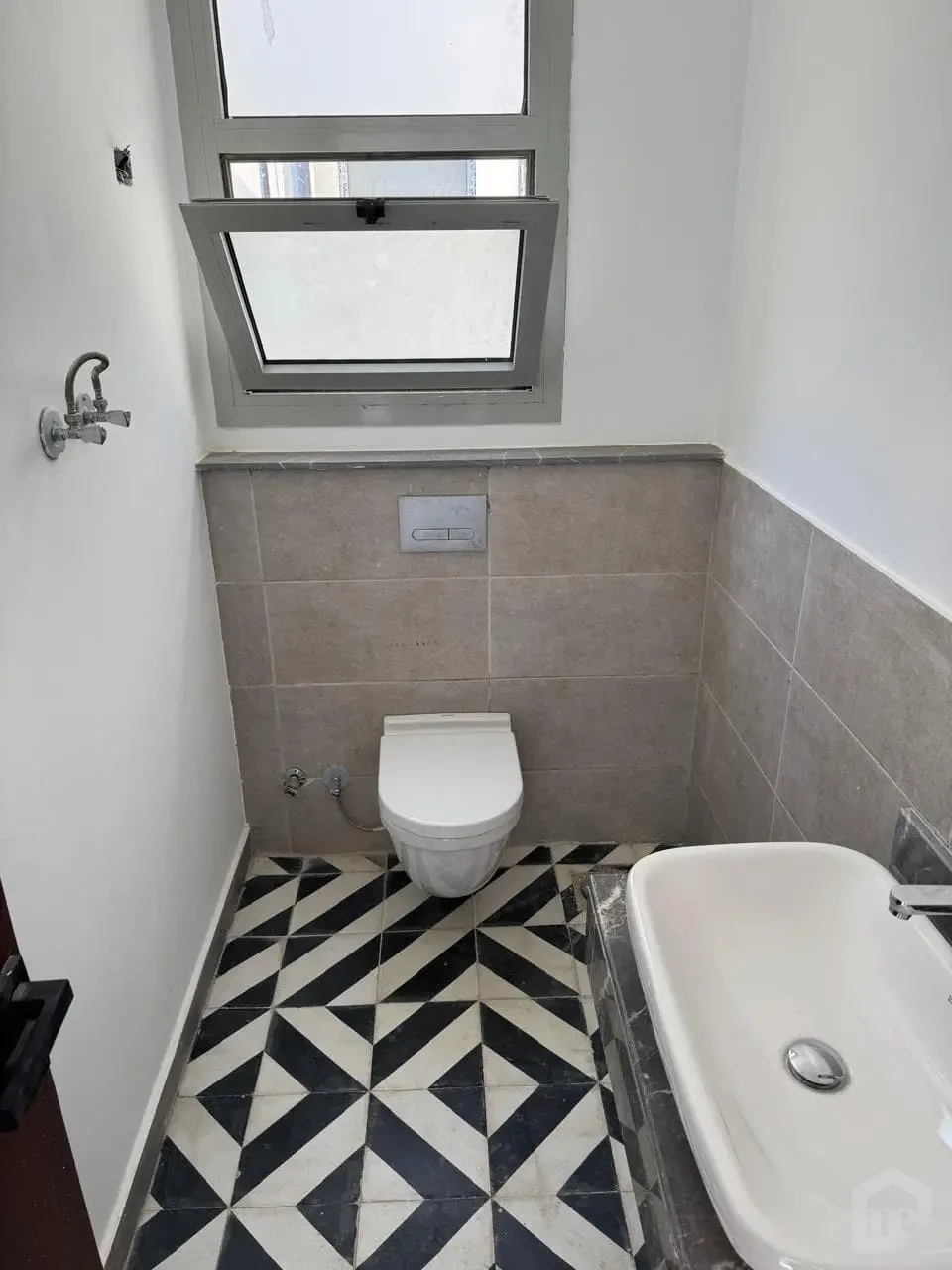 تاون هاوس ميدل للبيع في الشيخ زايد — داخل كمبوند