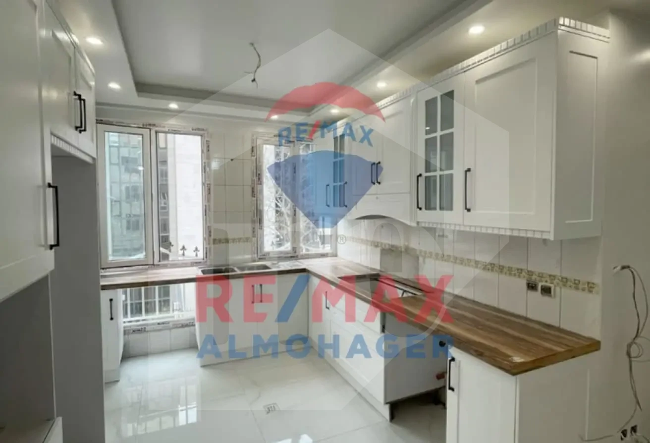 Modern Townhouse for Sale in Woodville - Golf Extension, 6th October