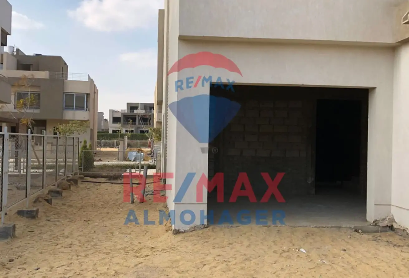 امتلك توين هاوس فريد على أعلى طابق بالمجمع – جولف إكستنشن