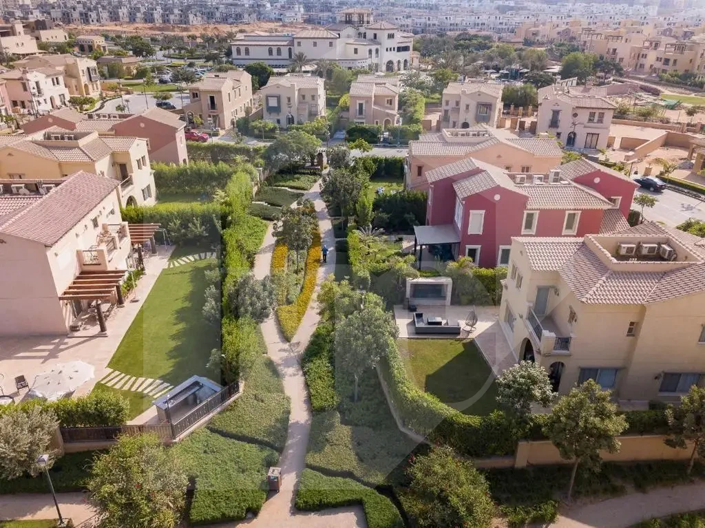 Twin house for sale in New Cairo with swimming pool