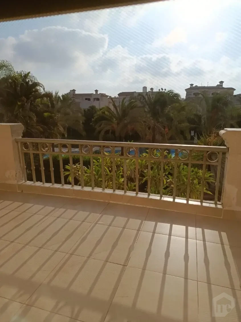 توين هاوس للبيع باتيو 1