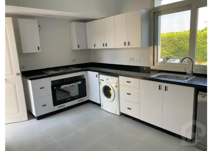 فيلا للأيجار في قطاميه هايتس