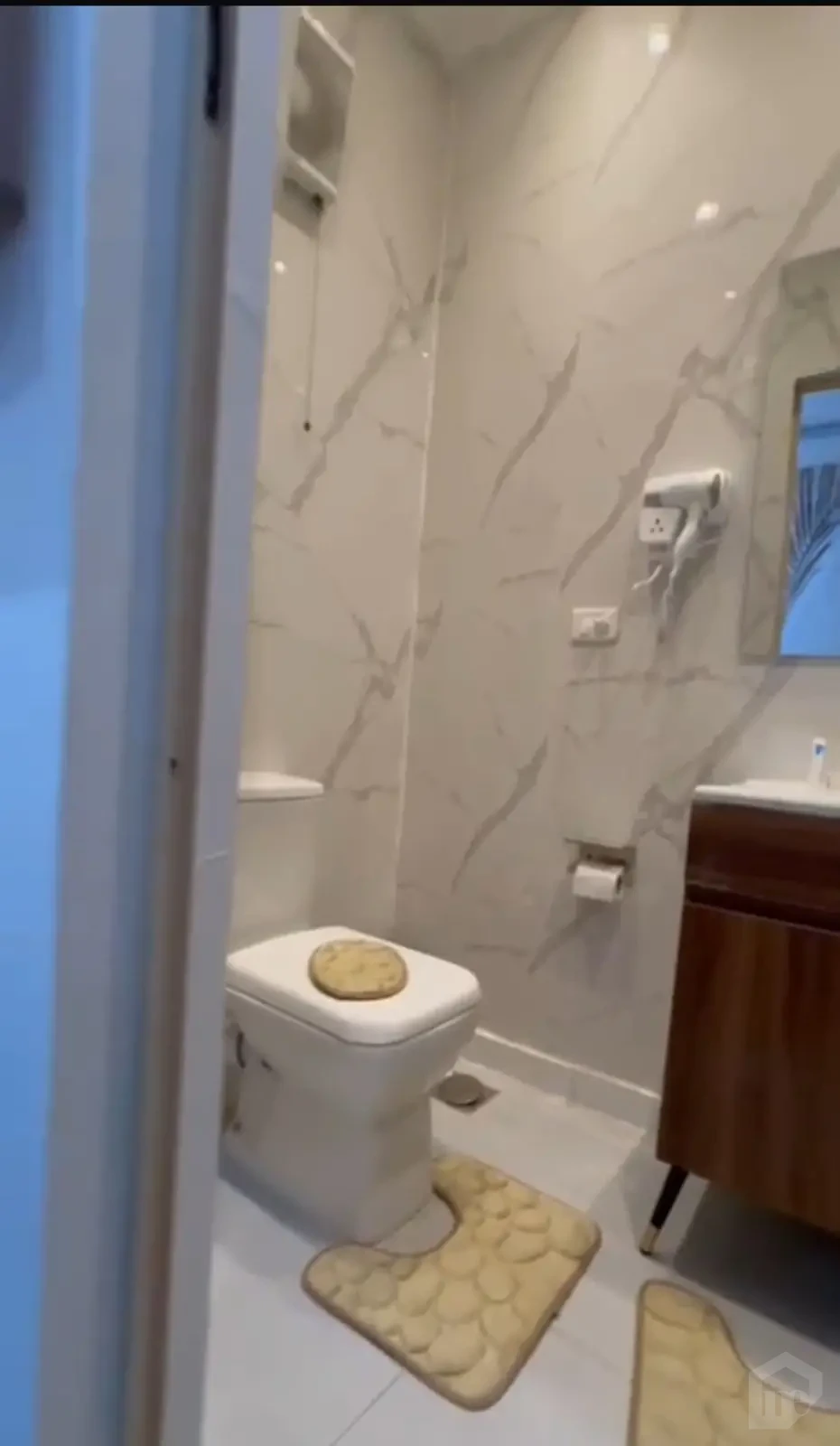 Serviced Suite for Monthly Rent