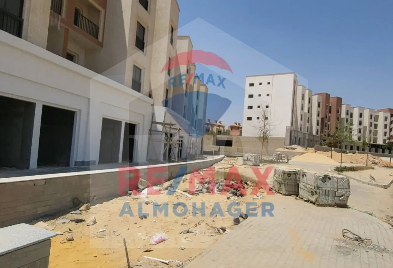 استثمار استراتيجي: وحدتان تجاريتان في نيوم - مقابل ستانلي والنافورة الراقصة