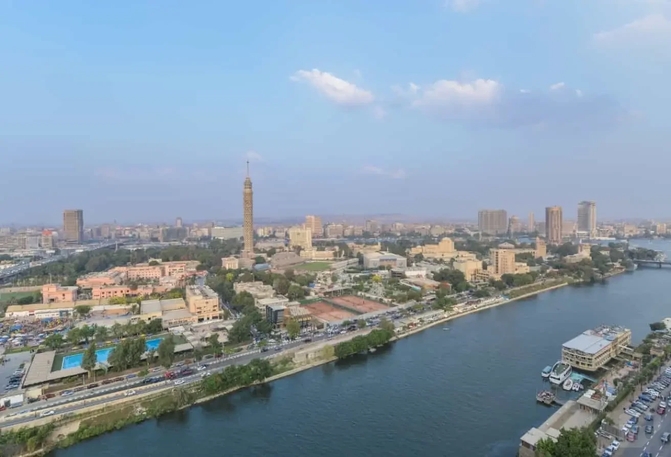 شقة فاخرة جدًا مفروشة بالكامل بإطلالة على النيل