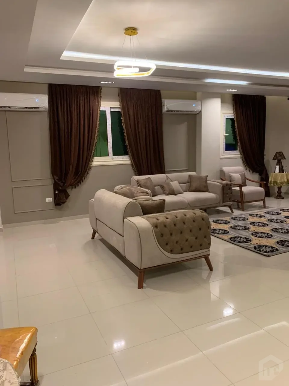 شقة أرضي فريدة بمدخل خاص وحديقتين | الحي السادس عشر الشيخ زايد | 9 مليون