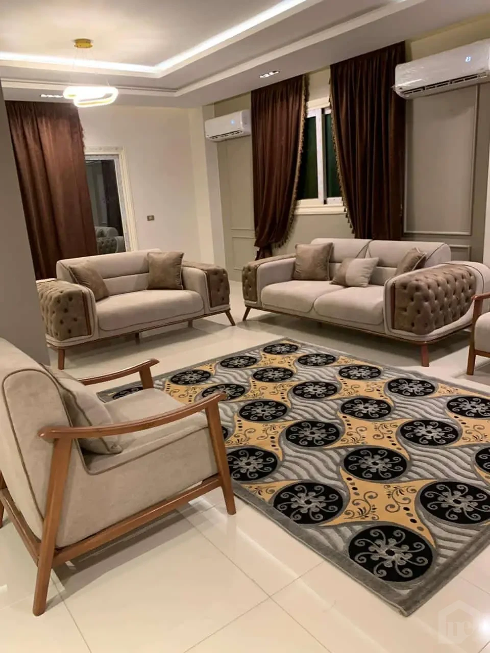 شقة أرضي بمدخل خاص وحديقتين | الحي السادس عشر الشيخ زايد