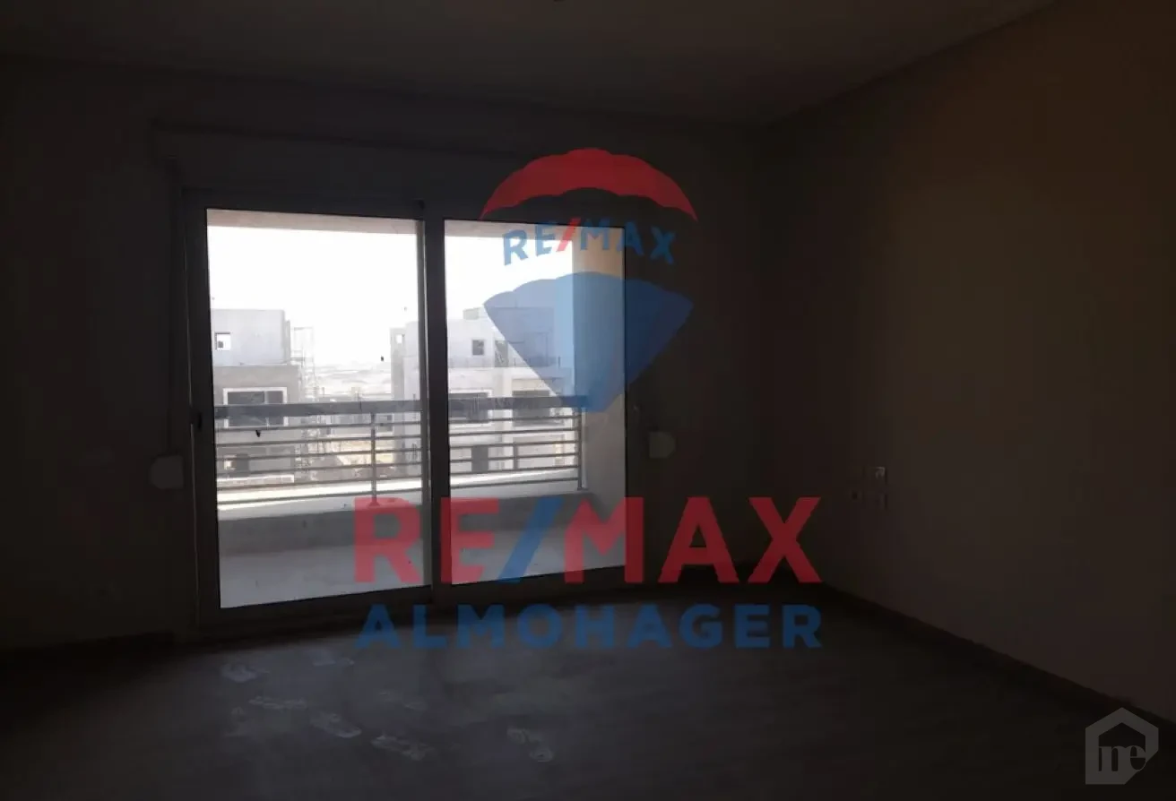 Luxury Move-in Ready Upper Duplex with Breathtaking Pyramids View