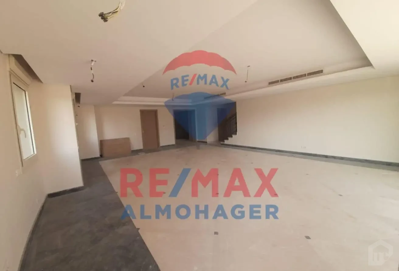 Exclusive Fully Finished Upper Duplex with Pyramids View