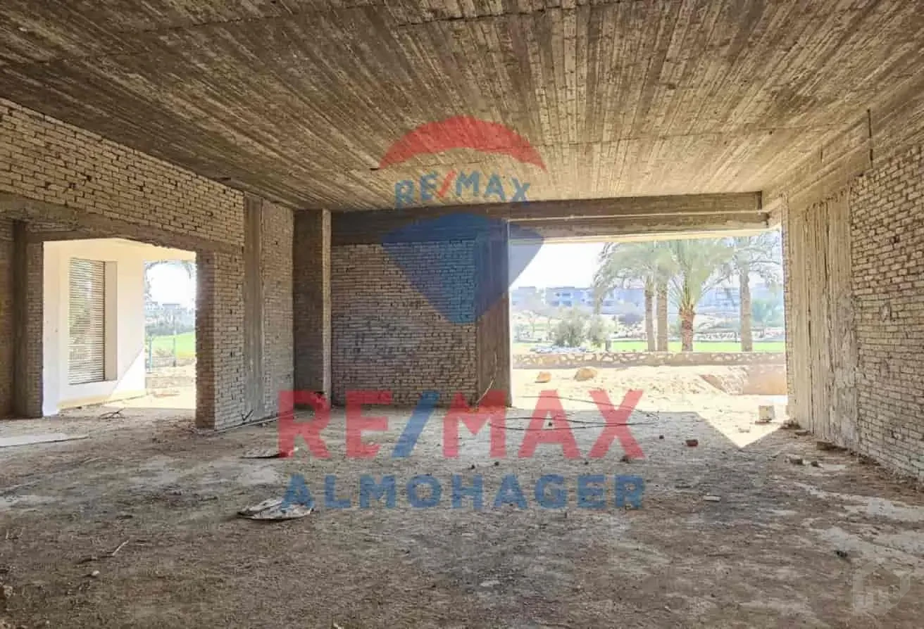Live in Luxury in a Golf View Villa – Semi-Finished