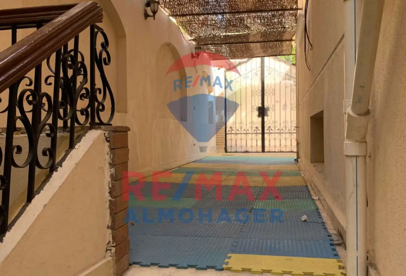 Rent a High-End Villa in Central 5th District – October City