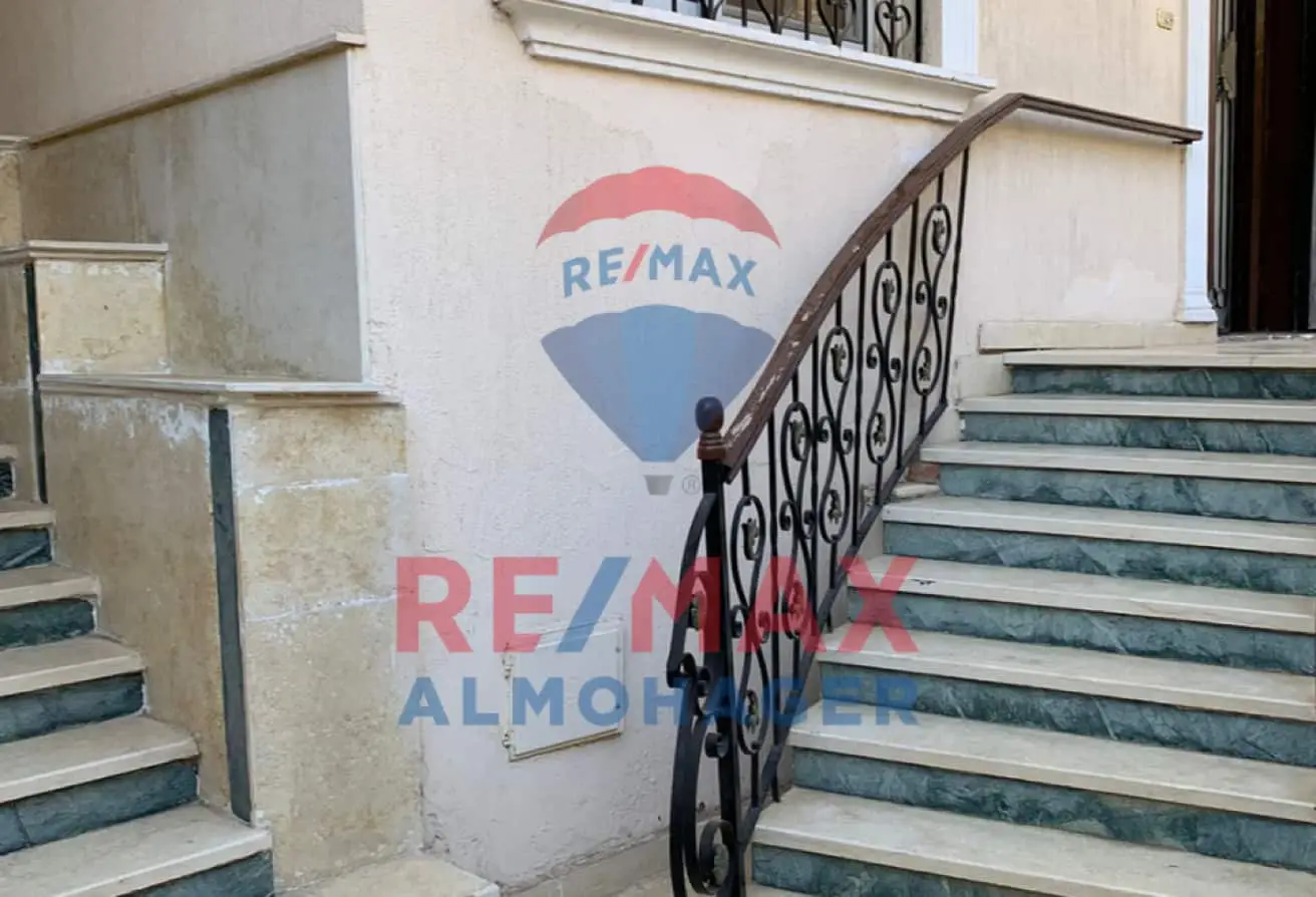 Villa for Rent Minutes from Central Axis – 6 October