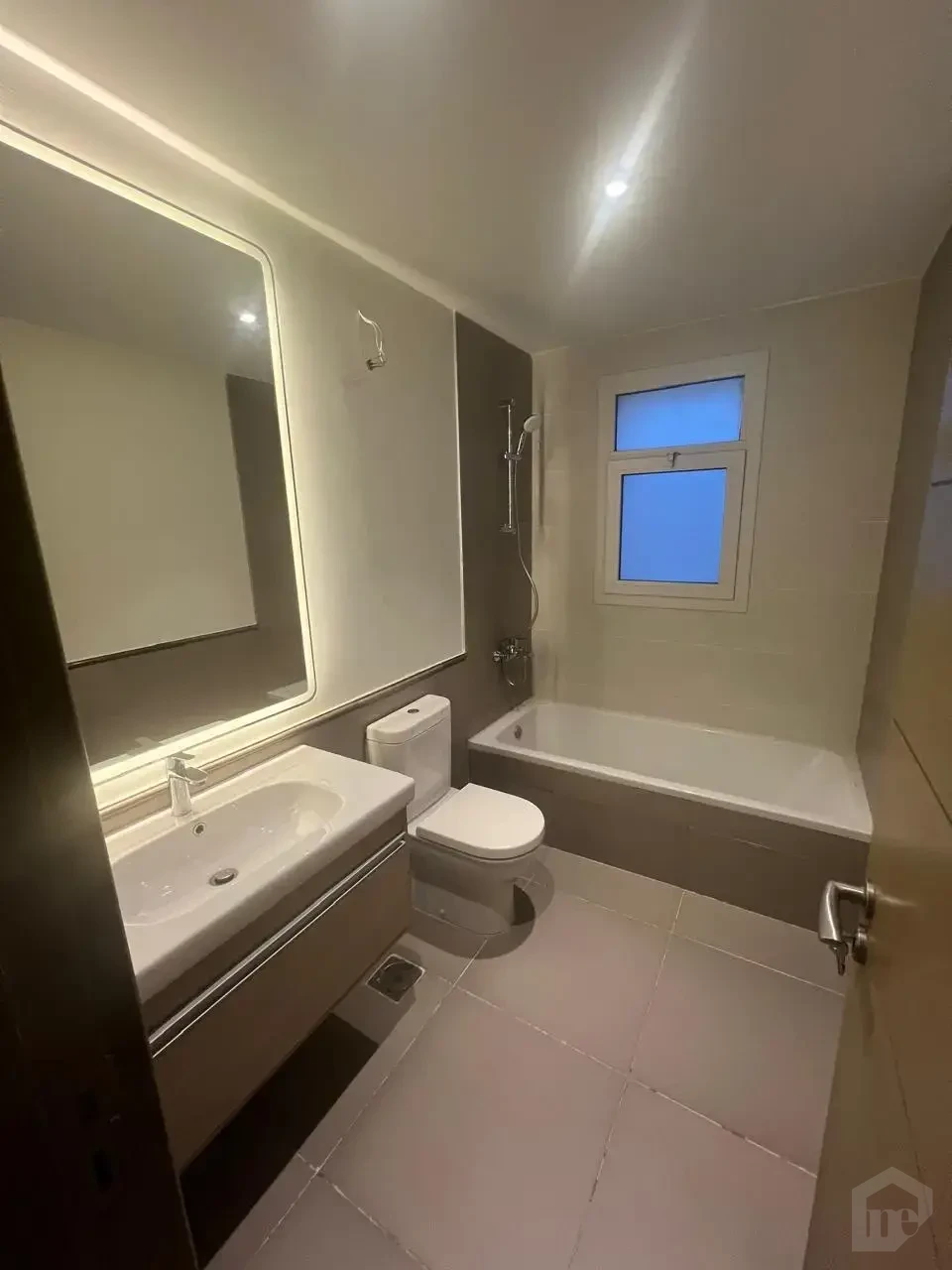 للايجار فيلا