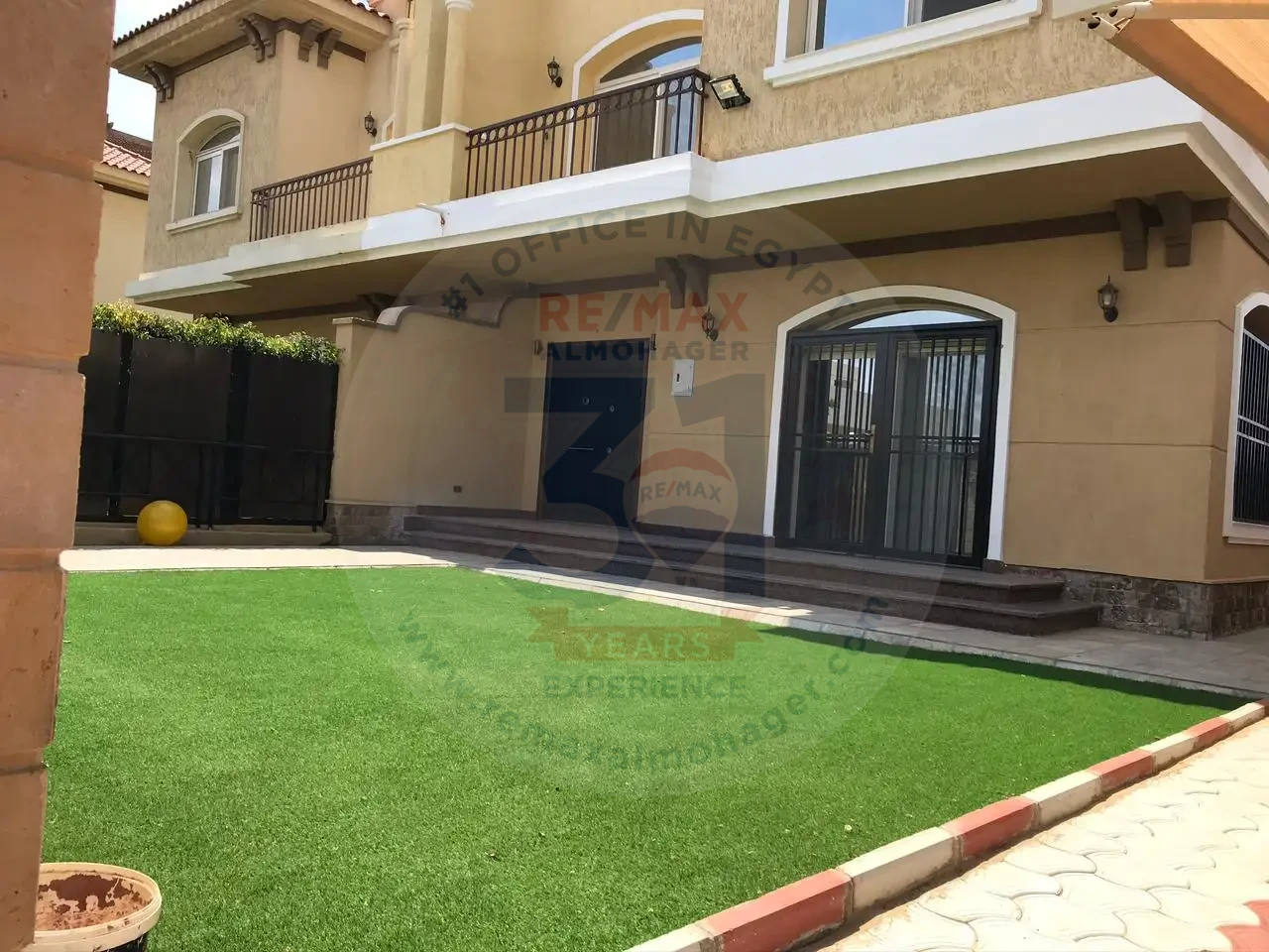 Villa with garden in Madinaty for rent