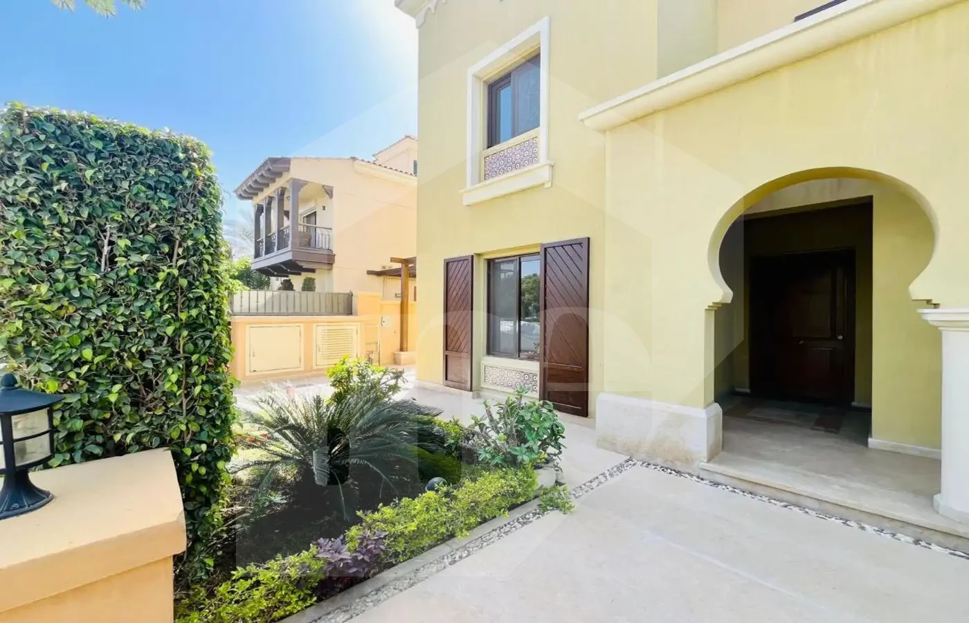 Villas 420 meters for rent in Mivida