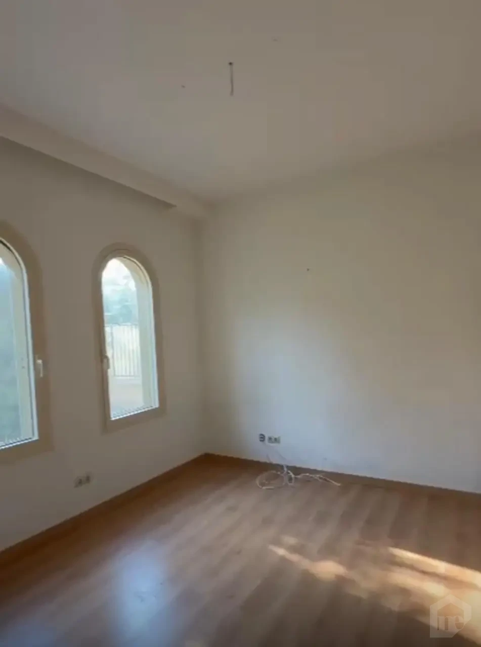 فيلا للأيجار في ميفيدا