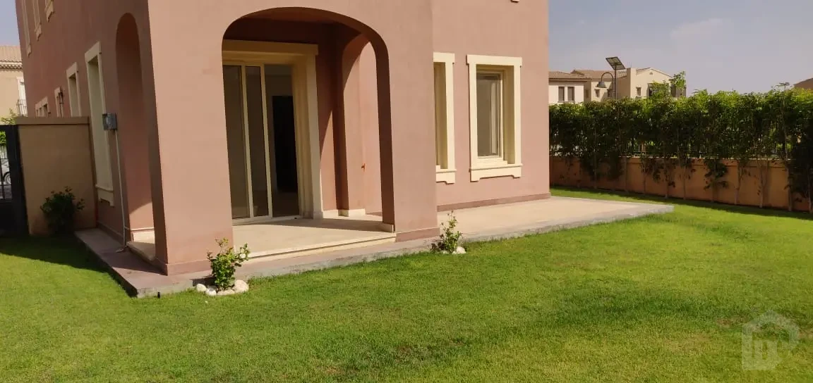 للإيجار فيلا راقية في ميفيدا بموقع أمامي على الكلوب هاوس