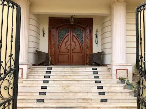 فيلا فاخرة للبيع في البنفسج 6 – التجمع الأول