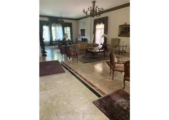 للبيع ستاند الون