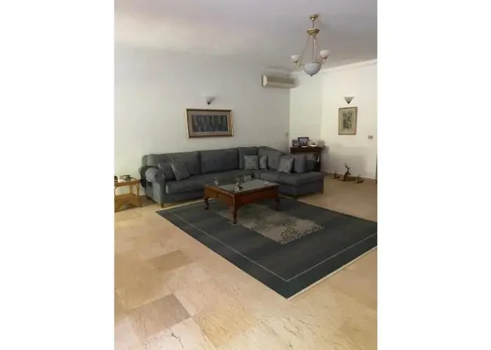 ستاند الون للبيع في كومبوند الديبلوماسيين